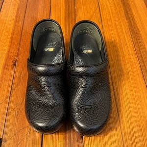 Dansko‎ Professional black clogs size 37 US size 6.5 - 7